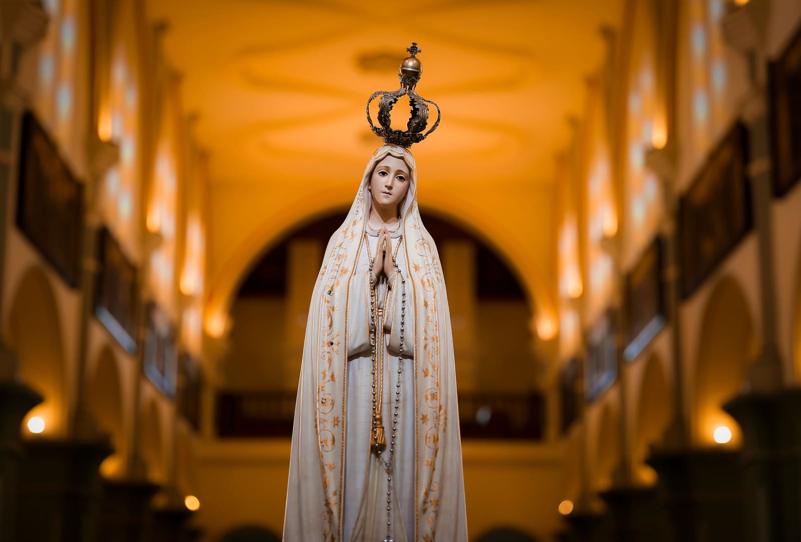 Imagen de Nuestra Señora de Fátima en el interior del Santuario