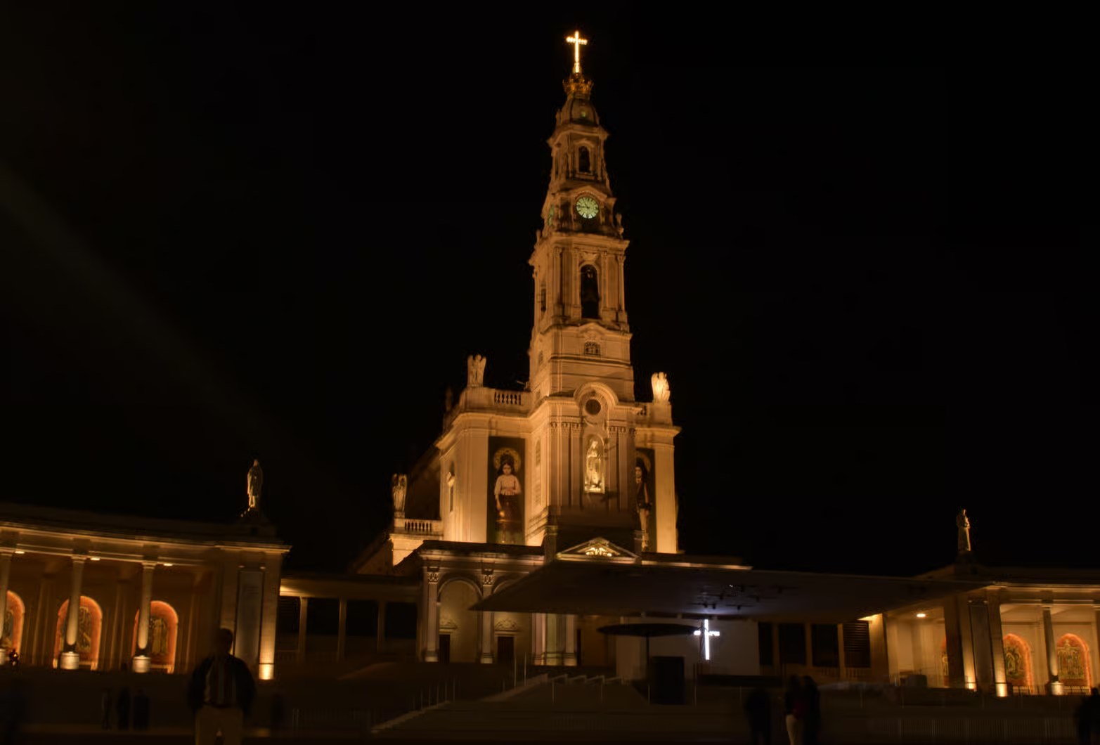 Fátima de Noche, Procesión de las Velas: Basílica de Nossa Senhora do Rosário