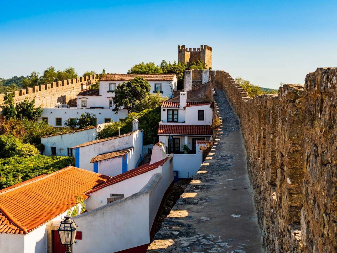 Óbidos & Nazaré, Ginja and Giant Waves: Óbidos